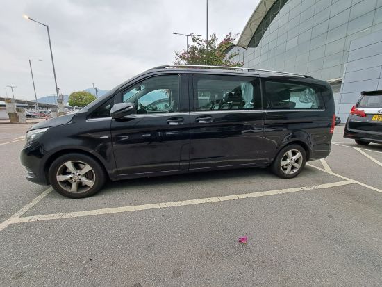 【空港送迎】香港国際空港 ⇔ 香港市内 ＜貸切／最大6名／日本語ガイド付きプランあり＞