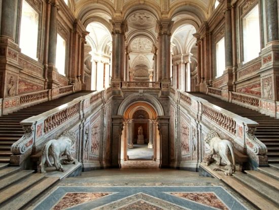 【プライベートツアー】イタリアのヴェルサイユ宮殿！世界遺産カゼルタ宮殿 観光ツアー＜車＋ガイド貸切／午前／日本語／ナポリ発＞ by Zenzero