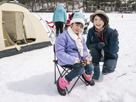 札幌ワカサギ釣り体験　釣り仙人が必釣奥義を伝授！あったかブーツレンタルもご用意あり＜1～2月／5歳以上参加可／札幌市内送迎あり＞by n.s ride