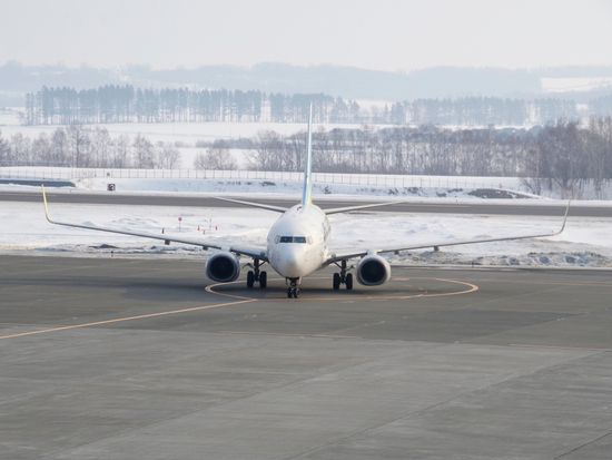 女満別空港に到着した飛行機pixta_87631458_M