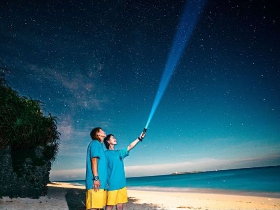 星空フォトと宙（そら）さんぽ 満点の星空が広がる古宇利島 or 瀬底島！星空をバックに最高の記念写真を撮影 ＜1時間／沖縄本島＞