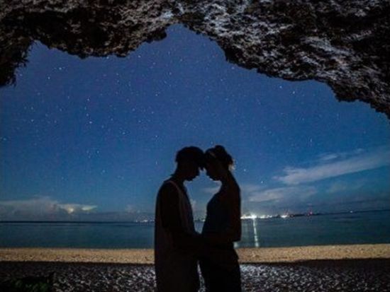 星空フォトと宙（そら）さんぽ 満点の星空が広がる古宇利島 or 瀬底島！星空をバックに最高の記念写真を撮影 ＜1時間／沖縄本島＞