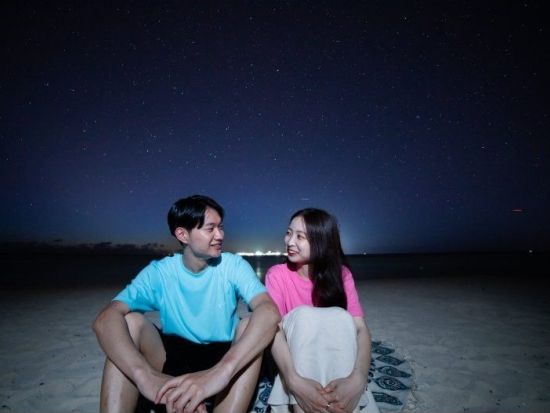 星空フォトと宙（そら）さんぽ 満点の星空が広がる古宇利島 or 瀬底島！星空をバックに最高の記念写真を撮影 ＜1時間／沖縄本島＞