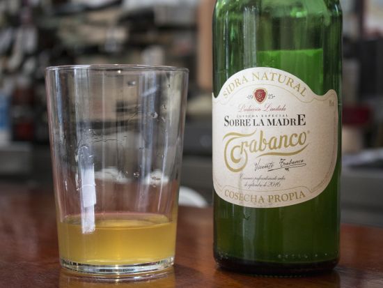 マドリード グルメウォーキングツアー　カラマリサンドにスパニッシュオムレツ、名物フードを食べ歩き！ドリンク付＜英語／約3時間＞