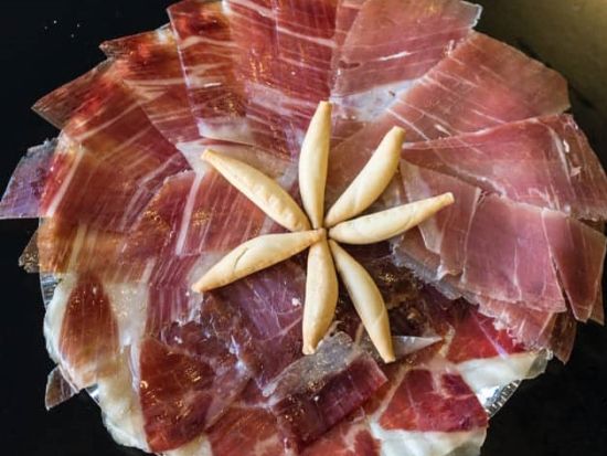 マドリード グルメウォーキングツアー　カラマリサンドにスパニッシュオムレツ、名物フードを食べ歩き！ドリンク付＜英語／約3時間＞