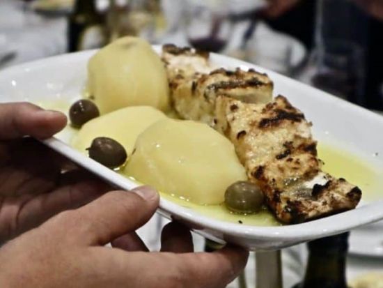 リスボン モウラリア地区グルメウォーキングツアー　エッグタルトなど名物フードを食べ歩き！ワイン2杯付き＜英語／約3時間＞