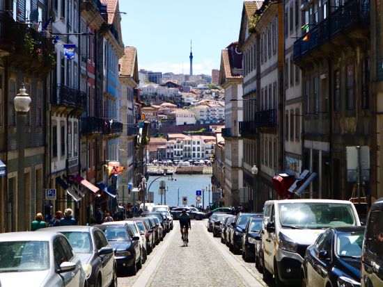 ポルト グルメウォーキングツアー　名物フードを食べ歩き！ドリンク付き＜英語／約3時間＞