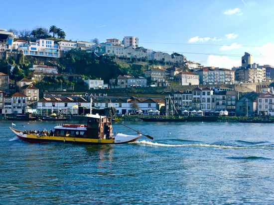 ポルト グルメウォーキングツアー　名物フードを食べ歩き！ドリンク付き＜英語／約3時間＞