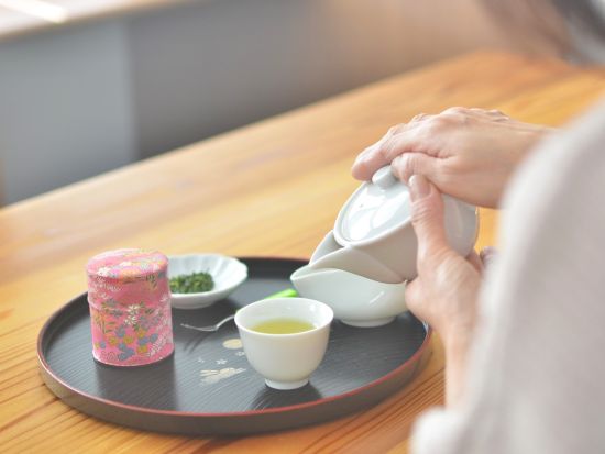 和束茶カフェ 和束茶飲み比べと美味しい淹れ方体験＜和菓子付き／30分／京都・和束町＞