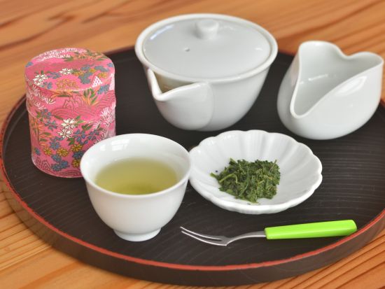 和束茶カフェ 和束茶飲み比べと美味しい淹れ方体験＜和菓子付き／30分／京都・和束町＞