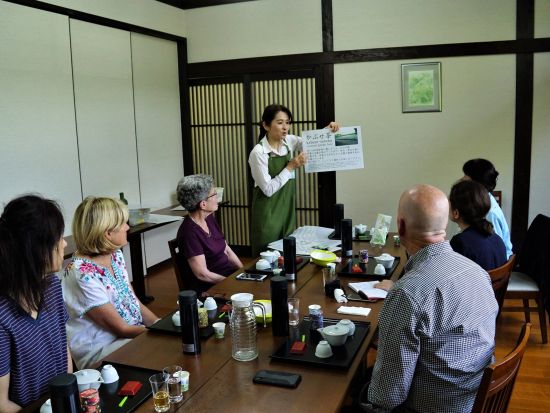 和束茶カフェ 和束茶飲み比べと美味しい淹れ方体験＜和菓子付き／30分／京都・和束町＞