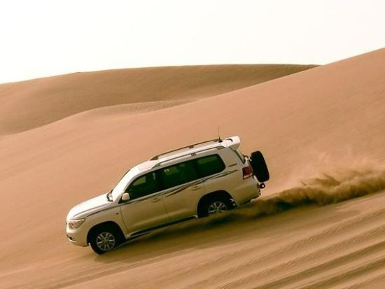 【貸切】デザートサファリ　砂丘ドライブ＋インランドシー＜半日／英語／往復送迎／空港送迎可／ドーハ発／トランジット利用可＞