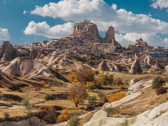 世界遺産カッパドキア1日観光　王道レッドツアー　ギョレメ＋ウチヒサール城＋パシャバー他　気球付きプランあり　地下都市追加OK＜貸切／昼食付／日本語ガイド＞