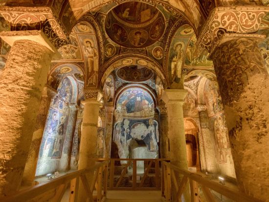 世界遺産カッパドキア1日観光　王道レッドツアー　ギョレメ＋ウチヒサール城＋パシャバー他　気球付きプランあり　地下都市追加OK＜貸切／昼食付／日本語ガイド＞