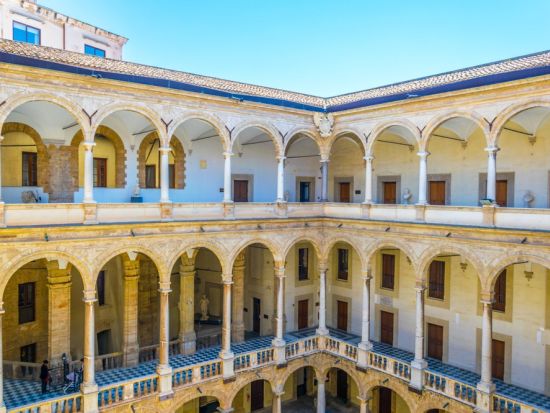 世界遺産ノルマンニ宮殿＆パラティーナ礼拝堂見学ツアー　公認ガイドが詳しく解説！シチリアの文化・歴史の理解を深める1.5時間＜パレルモ発／英語＞