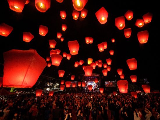 【2026年3月】十分・平渓天燈節(ランタン祭) 鑑賞ツアー 老街散策と旧正月の締めくくりを祝うイベントを楽しむ＜混載／日本語ガイド／1日・午後＞