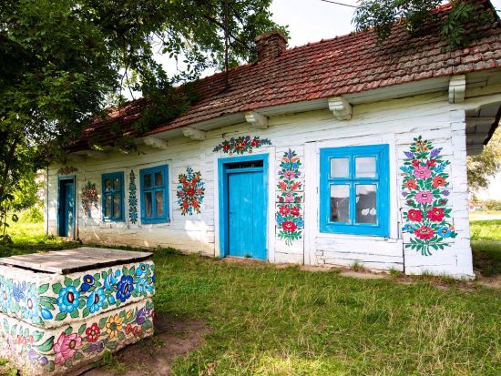 フォトジェニックな花柄の街！ザリピエ村日帰り観光ツアー＜貸切／約7時間／日本語ガイド／クラクフ発＞