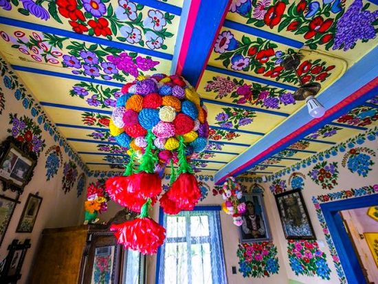 フォトジェニックな花柄の街！ザリピエ村日帰り観光ツアー＜貸切／約7時間／日本語ガイド／クラクフ発＞