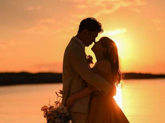 喜界島 ウェディングフォト　ご希望のロケーション優先で3,4ヶ所で撮影、レタッチ済みフォト200カット付き by STUDIO CANVAS