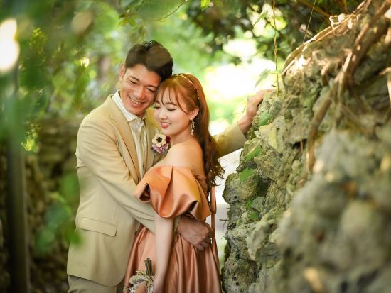 喜界島 ウェディングフォト　ご希望のロケーション優先で3,4ヶ所で撮影、レタッチ済みフォト200カット付き by STUDIO CANVAS