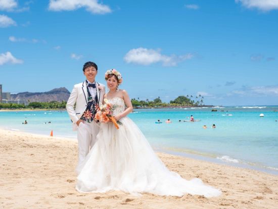 ハワイ　ビーチ＆チャペルフォト　アラモアナビーチ＋セントラルユニオン大聖堂（撮影・衣装・メイク）