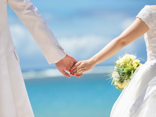 ハワイ　ビーチ＆チャペルフォト　アラモアナビーチ＋モアナルア教会（撮影・衣装・メイク）