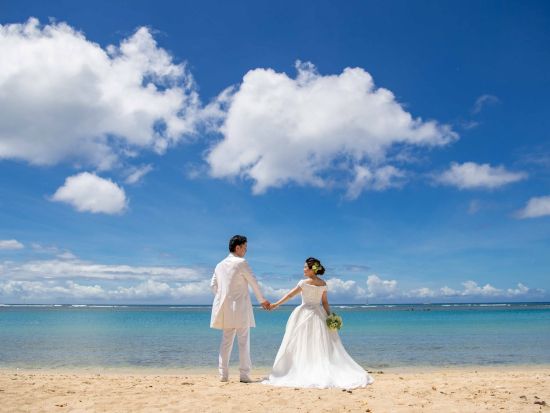 ハワイ　ビーチ＆チャペルフォト　アラモアナビーチ＋モアナルア教会（撮影・衣装・メイク）