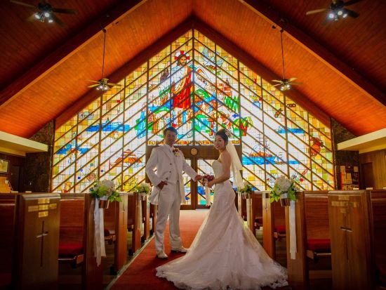 ハワイ　ビーチ＆チャペルフォト　アラモアナビーチ＋モアナルア教会（撮影・衣装・メイク）