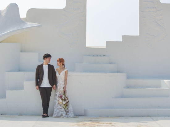 与論島 ウェディングフォト　ご希望のロケーション優先で3,4ヶ所で撮影、レタッチ済みフォト200カット付き by STUDIO CANVAS