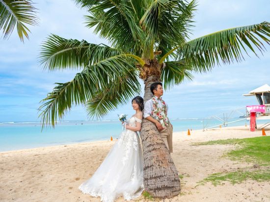 ハワイ　ビーチ＆チャペルフォト　アラモアナビーチ＋セントクレメンツ教会（撮影・衣装・メイク）