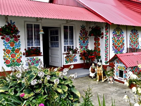 フォトジェニックな花柄の街！ザリピエ村日帰り観光ツアー＜貸切／約7時間／日本語ガイド／クラクフ発＞