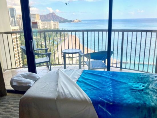 宿泊ホテル出張サービス byハワイアンプレ　プロによる本格マッサージ！マッサージベッド持参　ロミロミ・他各種＜ワイキキ地区＞