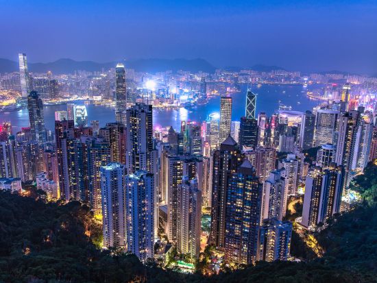 香港ナイトツアー　摩天楼の絶景に感動！ビクトリアピーク夜景観賞＋ピークトラム乗車＜日本語ガイド／トラム乗車券付き＞