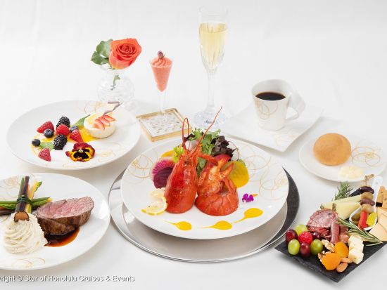 ノバファイブスター サンセットディナークルーズ スターオブホノルル号 最上階の専用フロア＆プライベートテーブルでいただくプライムテンダーロイン付き5コース