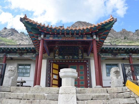 【1泊2日】人気ドラマのロケ地を巡る！テレルジ国立公園＆遊牧民宅訪問＆乗馬体験プライベートツアー＜食事付き／日本語ガイド＞