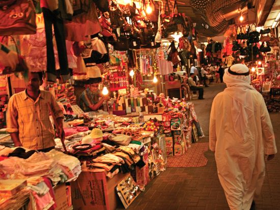 首都マナーマでスークめぐりウォーキングツアー！オールドスーク＋クリシュナ寺院＋スパイス・マーケット＋ゴールド・シティ＋ 地元カフェ＜貸切／英語／往復送迎付き＞