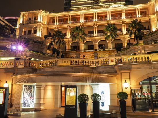 【貸切】香港ナイトツアー　ビクトリアピーク夜景観賞＋タイムズスクウェア＋蘭桂芳（ランカイフォン）＊空港送迎オプション有り＜日本語ガイド＞