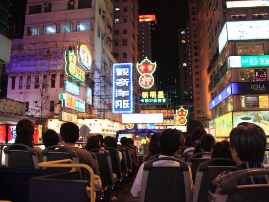 最新全開放型オープントップバス　シンフォニーオブライツ＋女人街でショッピング＜日本語ガイド＞