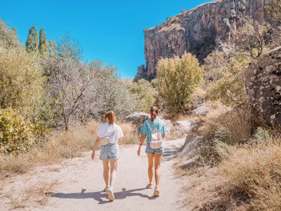 世界遺産カッパドキア1日観光　大自然満喫グリーンツアー　地下都市＋ウフララ渓谷ハイキング　気球付きプランあり＜貸切／昼食付／日本語ガイド／カッパドキア発＞