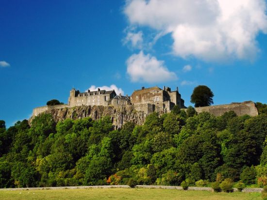 ネス湖とハイランド地方 日帰り観光ツアー　スターリング＆悲劇の谷グレンコー＆運河の町フォートオーガスタス ＜英語ガイド／エジンバラ発＞