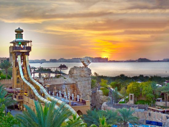 ワイルド・ワディ・ウォーターパーク（Wild Wadi Waterpark）入場チケット予約 *アラブ湾の景色も抜群なウォーターテーマパーク