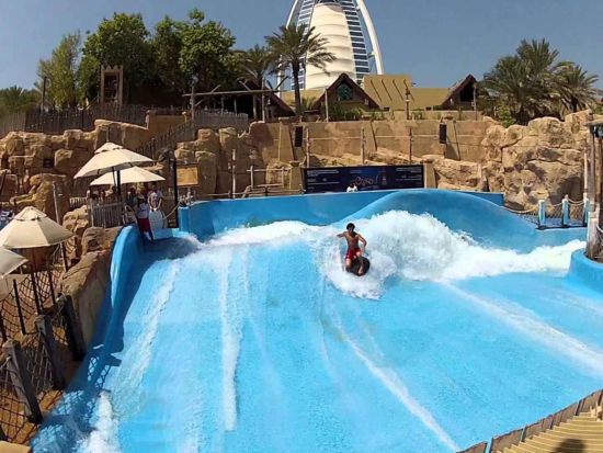 ワイルド・ワディ・ウォーターパーク（Wild Wadi Waterpark）入場チケット予約 *アラブ湾の景色も抜群なウォーターテーマパーク