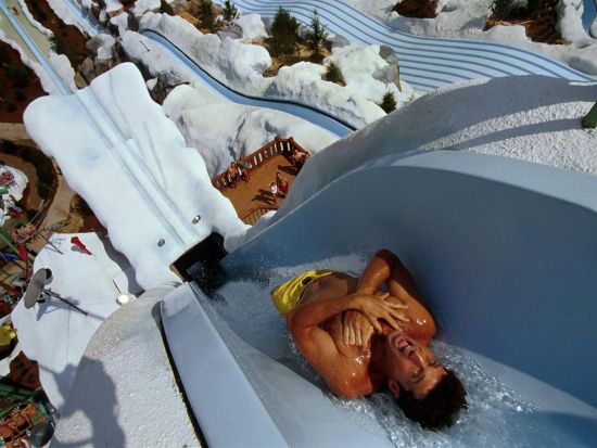 ワイルド・ワディ・ウォーターパーク（Wild Wadi Waterpark）入場チケット予約 *アラブ湾の景色も抜群なウォーターテーマパーク