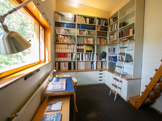 Helsinki_Alvar Aalto House_pixta_90495436_M
