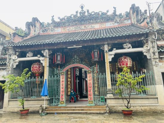 ベトナム最大の中華街「チョロン」散策ツアー ベトナム文化をより深く学ぶ！＜貸切／午前 or 午後／ホテル往復送迎付／現地ガイド(日本語可)＞