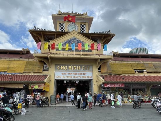 ベトナム最大の中華街「チョロン」散策ツアー ベトナム文化をより深く学ぶ！＜貸切／午前 or 午後／ホテル往復送迎付／現地ガイド(日本語可)＞