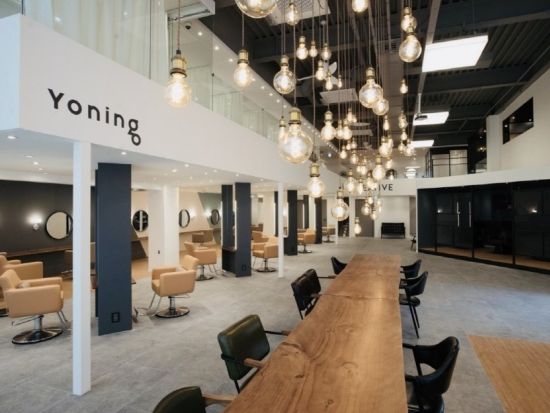 ビューティーサロン「ヨニング（Yoning）」ヘア＆メイク体験　日常使いやK-POPスタイルまで様々なスタイリングが可能＜狎鴎亭ロデオ駅から徒歩6分／清潭洞＞