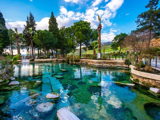 【プライベート】イスタンブール発着1泊2日！世界遺産パムッカレ＆古代遺跡エフェソスをめぐる2日間＜日本語ガイド／国内航空券込／イスタンブール発＞