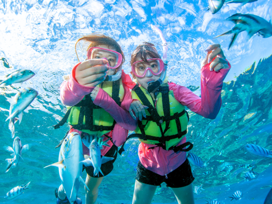 トローリング体験 完全貸切ボートチャーターで大物の魚を釣ろう！選べる水納島シュノーケル付プランあり＜3時間or6時間／恩納村＞ 