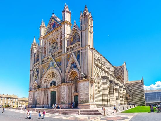 Orvieto_Cathedral shutterstock_309144020